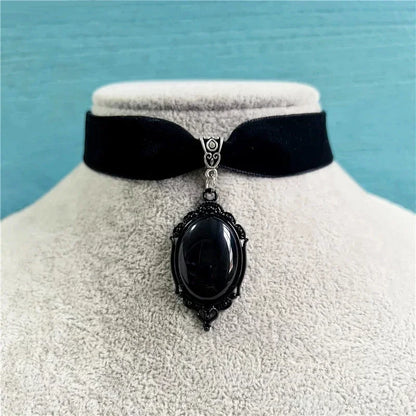 Gothic Witch Pagan Blood Red Pendant Chocker Necklace Women Vintage Black Velvet Necklace Personalised Jewellery Accessories