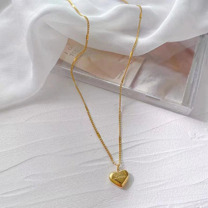 Romantic Heart Necklace Elegant for Valentine's Day Women's Love Pendant Jewelry Anniversary Gift Daily Wear Accessories