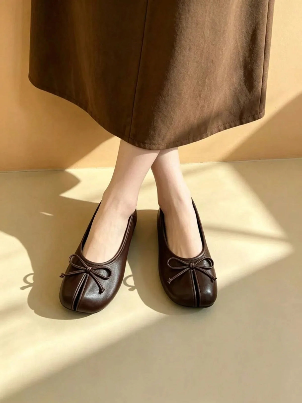 Women Tabi Split‑Toe Ballet Flats Spring Slip‑On Shoes Vintage Soft PU Leather Lightweight Casual Loafers Walking Dress Shoes
