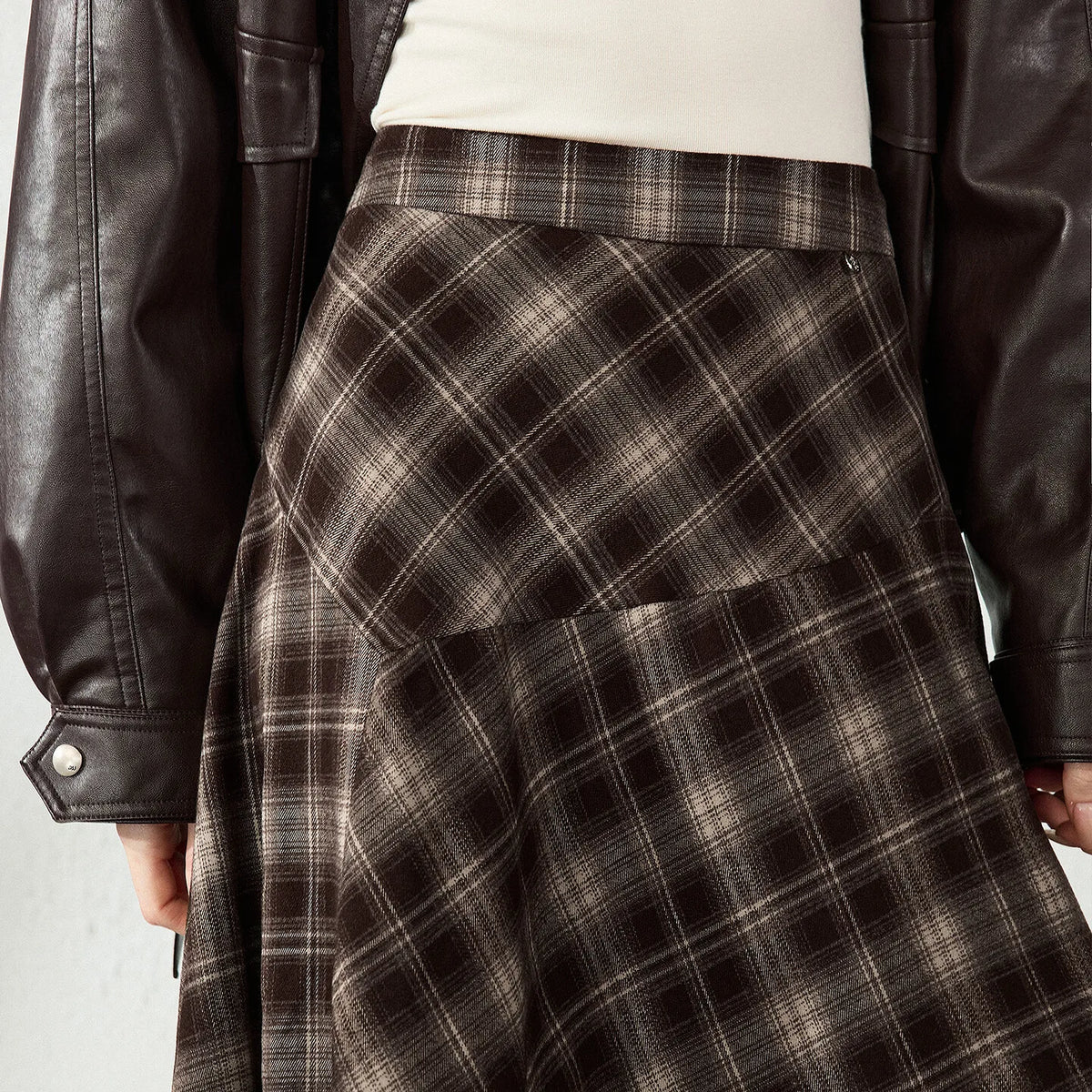 TOYOUTH Womens Midi Skirt 2026 Autumn New Brushed Plaid Irregular Nomadic Style Mid Length Skirt