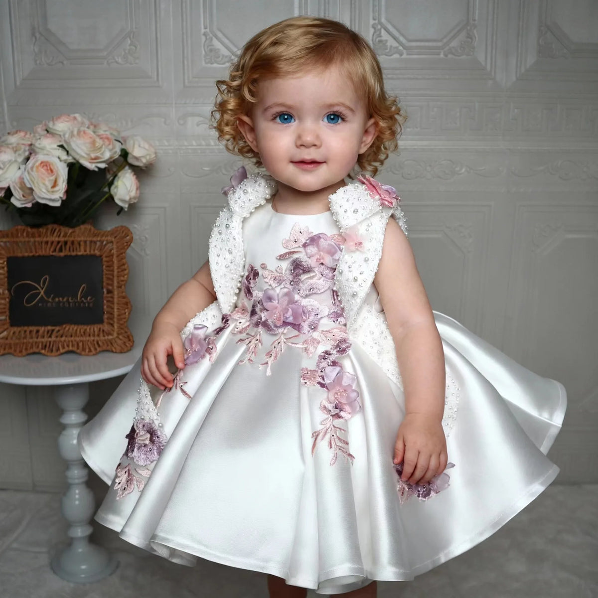 White Children's Princess Flower Dress Embroidered Girls' One-Year Birthday Sleeveless Tutu Dress High-end Dress for Show