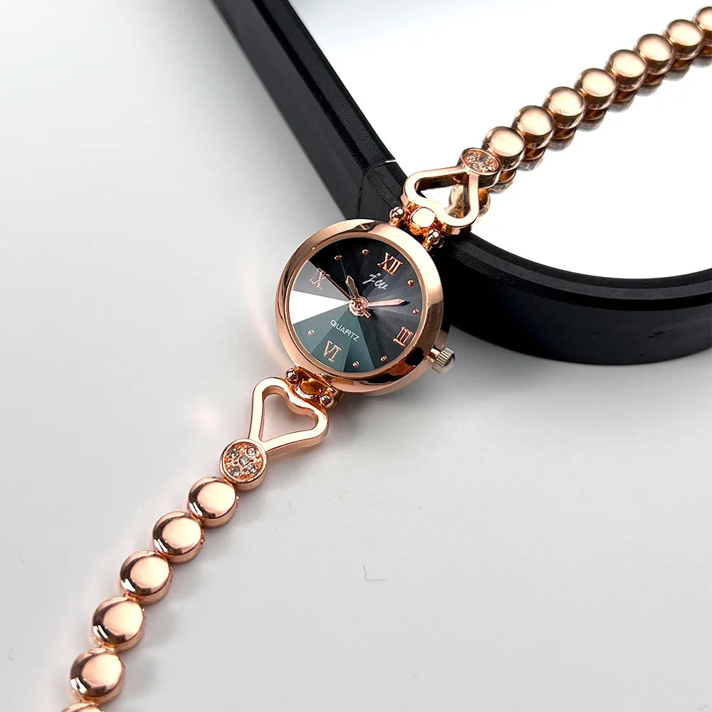 UTHAI CQ398 Fashionable Women Watch Exquisite Heart Bracelet Waterproof Quartz Watch Light Luxury Clock Gift, Watches for Woman