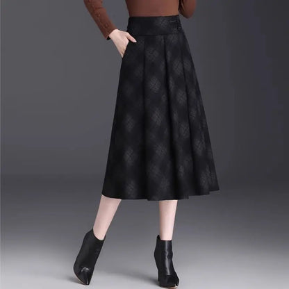 Womens Black Plaid Midi Skirt High Waist A Line Flared Skirt with Pockets Elegant Office Wear