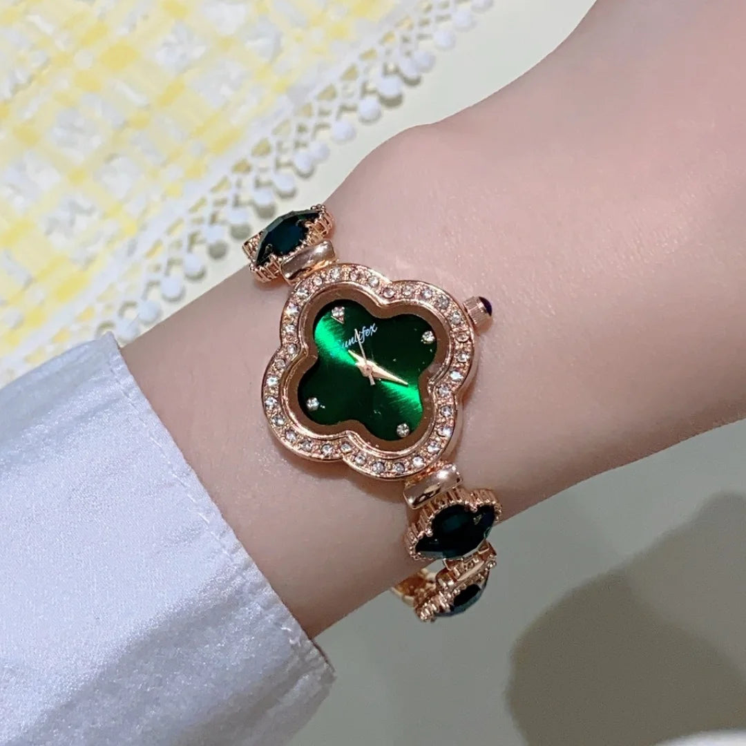 Fashion Clover bracelet Women's Watches Light Luxury Diamond Inlaid Female Watch Ladies Fashion Quartz Bracelet Wristwatch