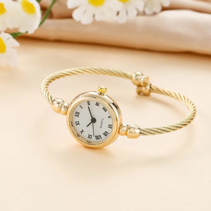 Casual Luxury Bangle Bracelet Retro Alloy Quartz Watch Wristwatch Chain Watches Ladies