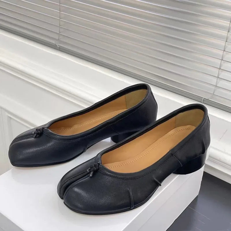 New Summer Microfiber Leather Split Toe Women Pumps Fashion Pleated Designer Low Heeled Tabi Soft Soles Loafers Casual Shoes