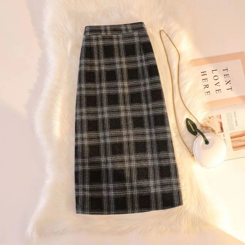Vintage Plaid Midi Skirts Women All-Match Thickened Warm Elastic Waist Long Skirt Female Streetwear Fashion Split A-Line Skirts