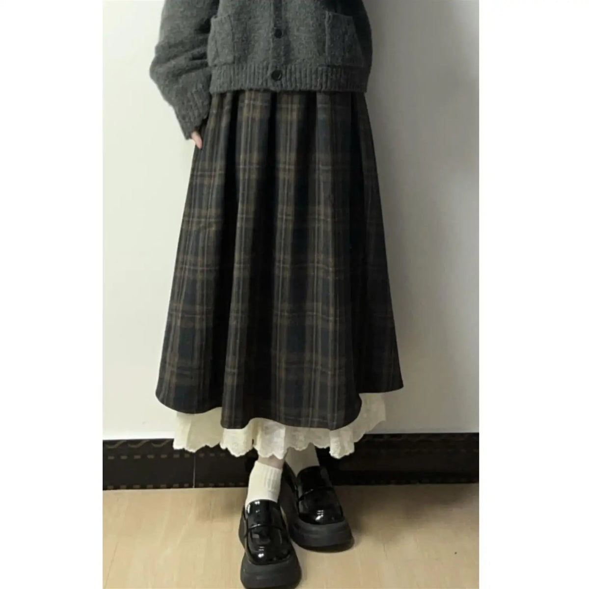 Retro Woolen  Skirt High Waist Wide Hem for Women Autumn Winter Plaid A-Line Midi Skirt Commute Style Casual Fit