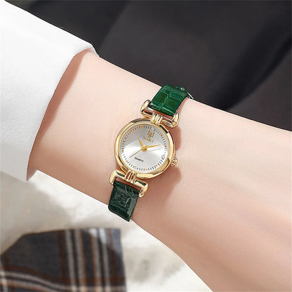 Fashion 2024 New Ladies Small Simple Diamonds Quartz Watch Black Leather Women's Dress Clock Gift Wristwatch