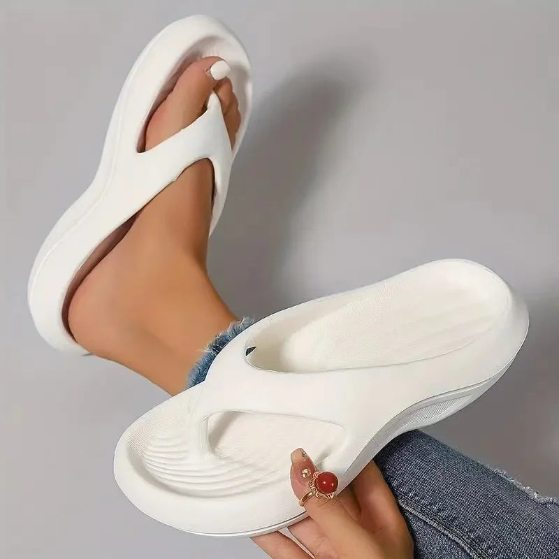 Fashionable Thick-soled Flip-flops for Women To Wear in Summer, Anti-slip, Anti-odor, and Soft-soled Flip-flops for The Beach