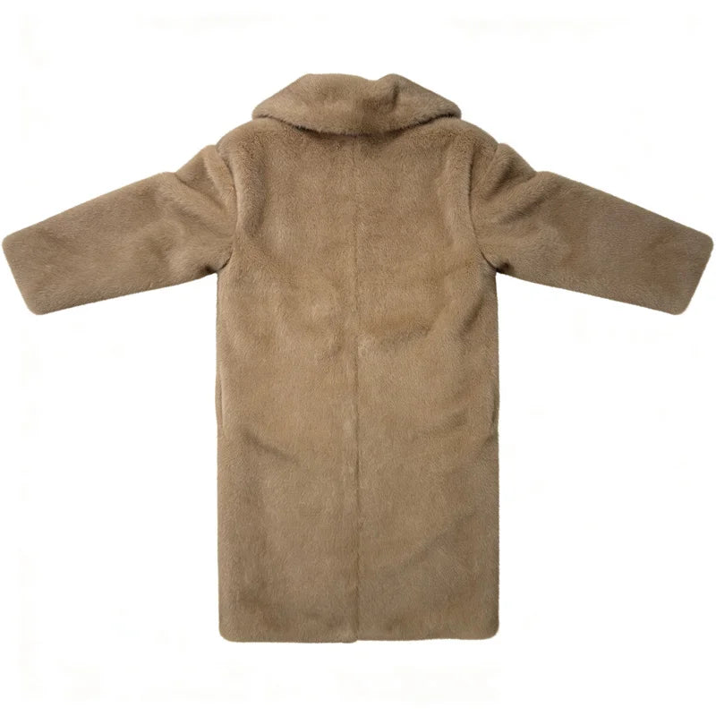 Wear a belt, thickened warm Mao Mao jacket, and extended coat.