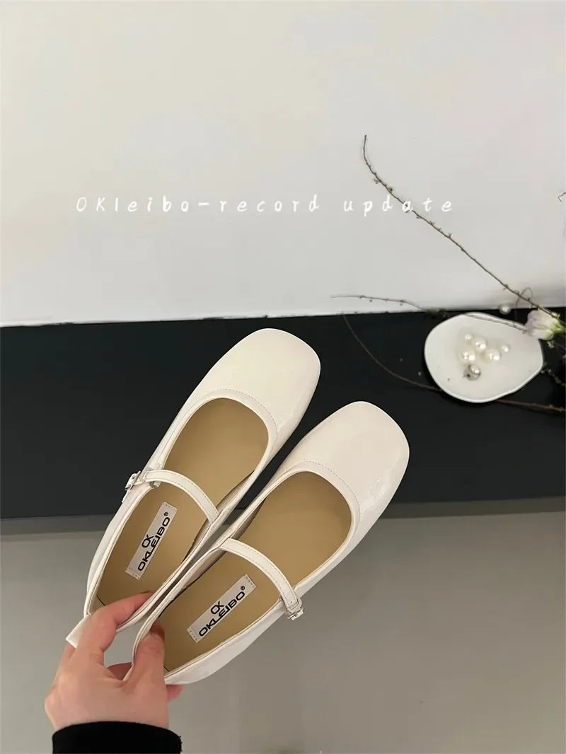 Brand Flat Bottom Mary Jane Women's Shoes French Retro One Line Buckle Red Women's Patent Leather Ballet Shoes Trend Size 33-44
