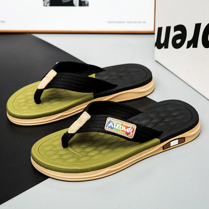 The 2025 new flip-flops for men are suitable for summer outdoor wear. They are anti-slip beach soft-soled flip-flops for men, wh