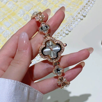 Fashion Clover bracelet Women's Watches Light Luxury Diamond Inlaid Female Watch Ladies Fashion Quartz Bracelet Wristwatch