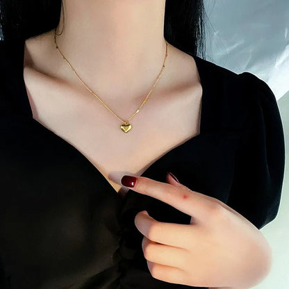Romantic Heart Necklace Elegant for Valentine's Day Women's Love Pendant Jewelry Anniversary Gift Daily Wear Accessories
