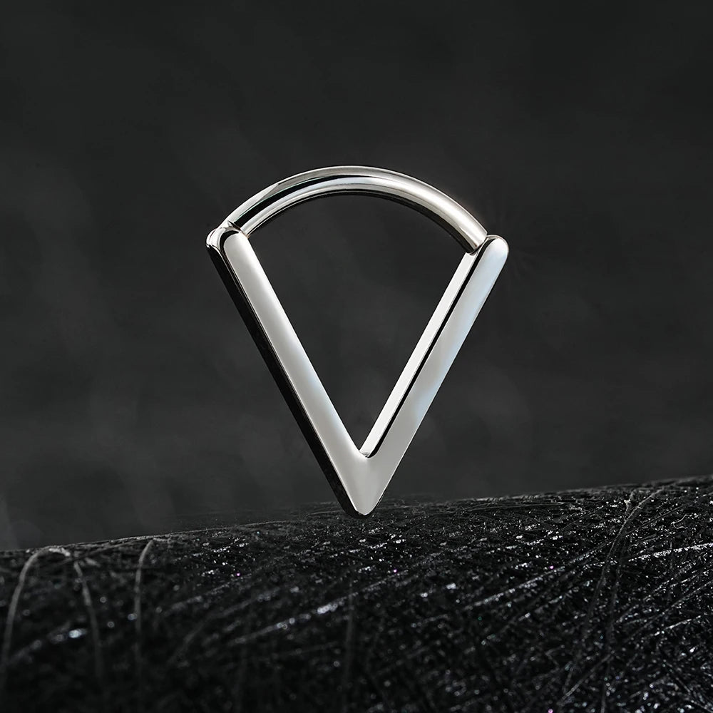 Right Grand ASTM F136 Titanium Triangle Huggie Hoop Earring 16G Simple Geometric V-Shaped Septum Nose Clicker Ring
