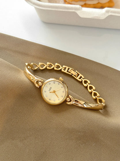 GEDI Women's Watch Vintage Half-Bracelet Style Luxury-inspired Small Round Dial Waterproof Quartz Women's Watches Gift for Women