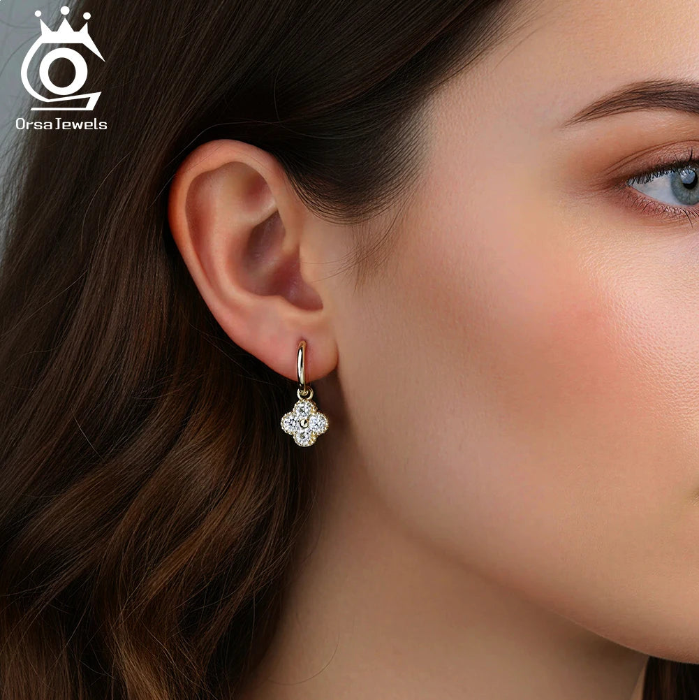 ORSA JEWELS Exquisite 925 Silver Clover Moissanite Earrings for Women Shiny D Color Moissanite Diamand Earring Jewelry MOE18