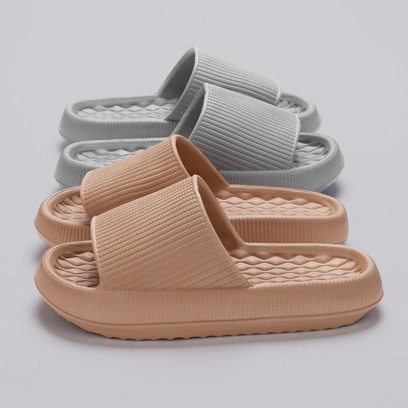 Summer Platform Slippers for Women Lightweight Non-slip Cloud Bathroom Slides Woman Comfortable Soft Sole Beach Slippers 2024