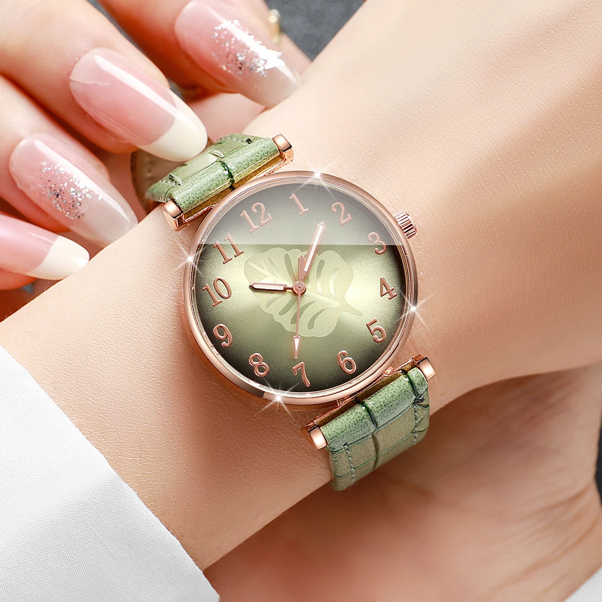 Fashion Leaf  Dial Women Wristwatch Elegant Leather Strap Quartz Watch For Ladies Clock Reloj Mujer (Without Box)