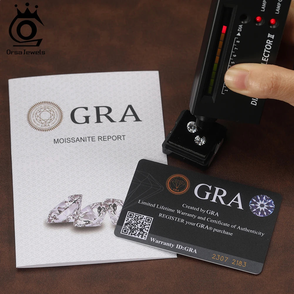 ORSA JEWELS Exquisite 925 Silver Clover Moissanite Earrings for Women Shiny D Color Moissanite Diamand Earring Jewelry MOE18