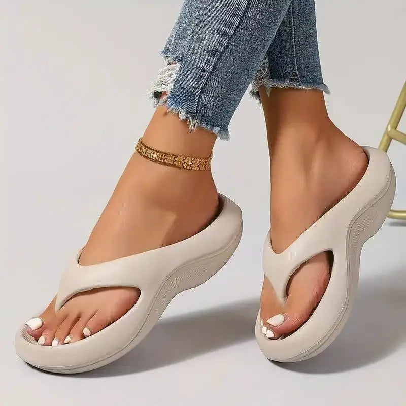 Fashionable Thick-soled Flip-flops for Women To Wear in Summer, Anti-slip, Anti-odor, and Soft-soled Flip-flops for The Beach