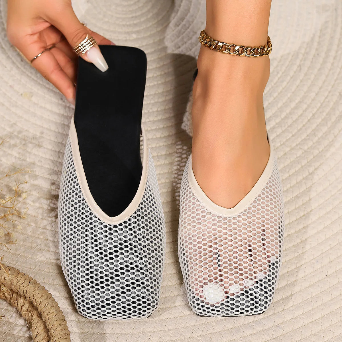 2024 Women's Baotou Slippers Women's Summer Flat Bottom Fashion Outwear Simple Slippers Hollow Breathable Mesh Women's Slippers