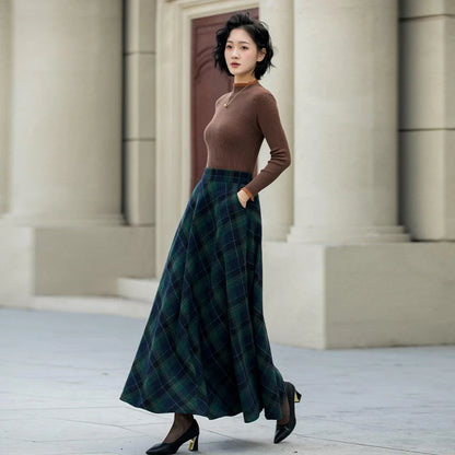 2026 Autumn and Winter New Style Retro Dark Green Plaid Woolen Skirt High-Waist A-Line Slimming Flared Long Skirt for Dancing