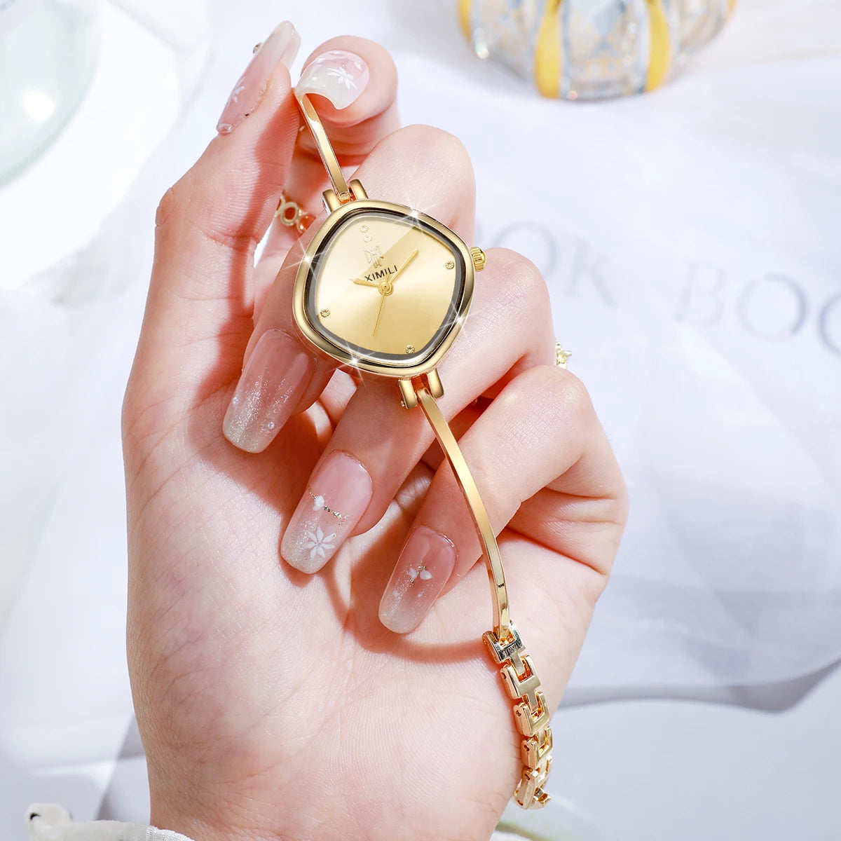 Fashion Gold Bangle Women Watches Elegant Square Dial Rhinestone Ladies Bracelet Dress Wristwatch Relogio Feminino（Without Box）