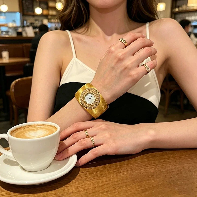 Cameo Vintage Light Luxury Italian Drawing Craftsmanship Gold Plated Zircon Quartz Watch High end Design Pure Silver Watches