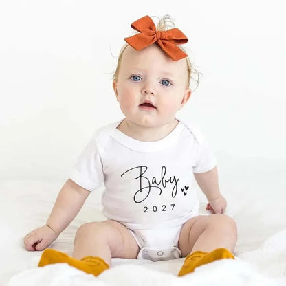 Baby 2027 Pregnancy Announcement Bodysuit Newborn Baby Onesie Funny Boys Girls Romper Jumpsuit Clothes Outfit