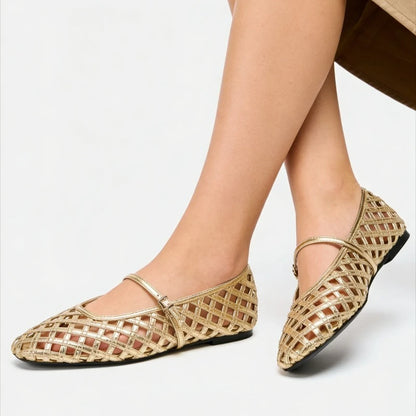 Womens Shoes Fashion Designer Women's Sandals New Luxury Hollow Out Casual Shoes for Woman Exquisite Flat Bottom Sandals Zapatos