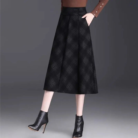 Womens Black Plaid Midi Skirt High Waist A Line Flared Skirt with Pockets Elegant Office Wear