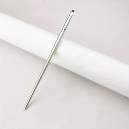 Small eyeshadow brush, ABS plastic handle, natural horse bristles, for detail blending smoky eye makeup, suitable all skin types