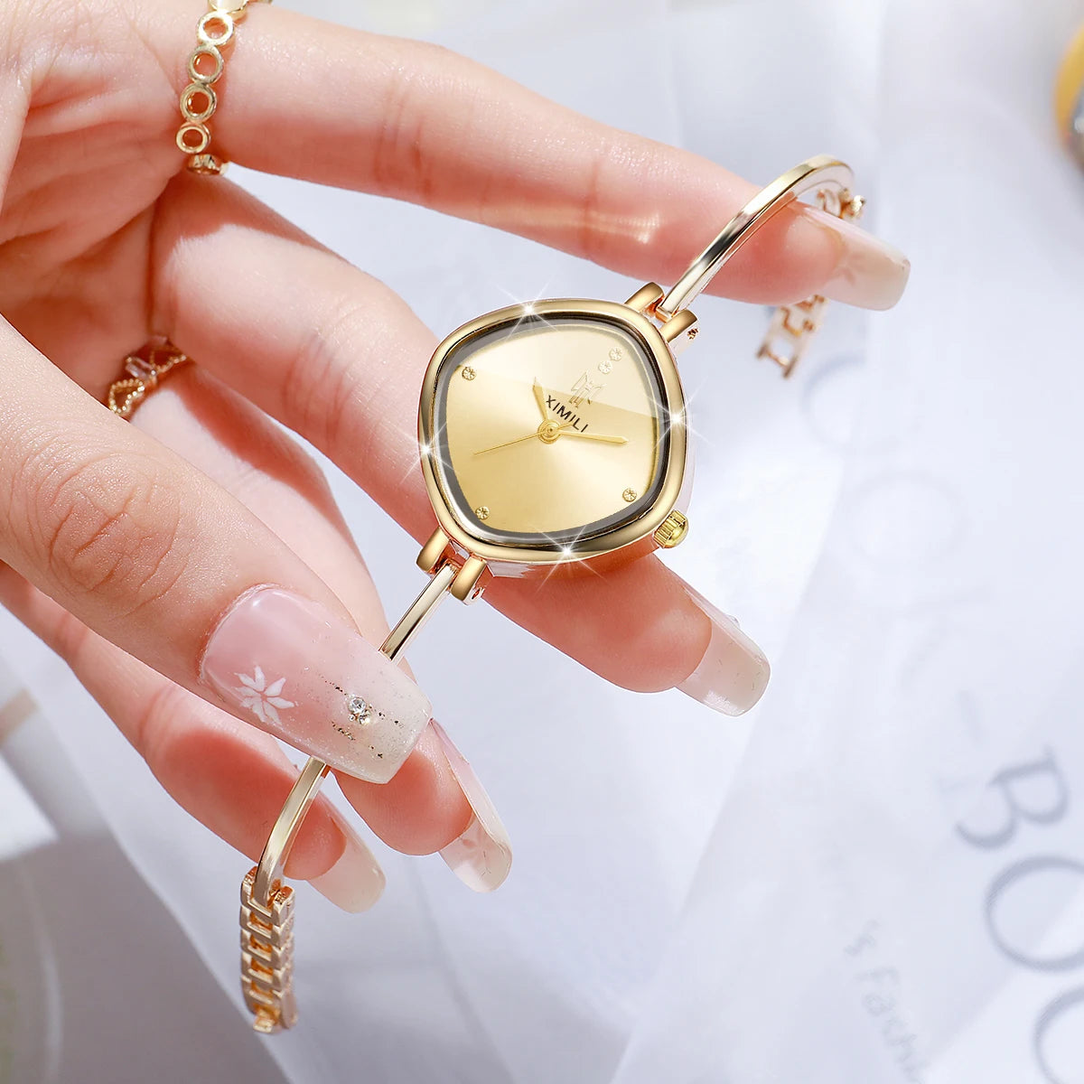 Fashion Gold Bangle Women Watches Elegant Square Dial Rhinestone Ladies Bracelet Dress Wristwatch Relogio Feminino（Without Box）