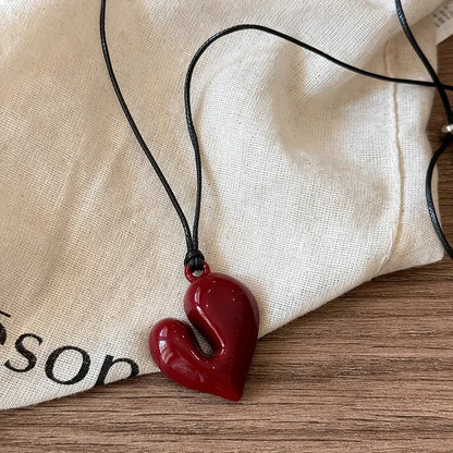 LATS Red Heart Pendant Necklace Vintage 80s Aesthetic Love Inspired Choker New Fashion Romantic Heart Necklace for Women