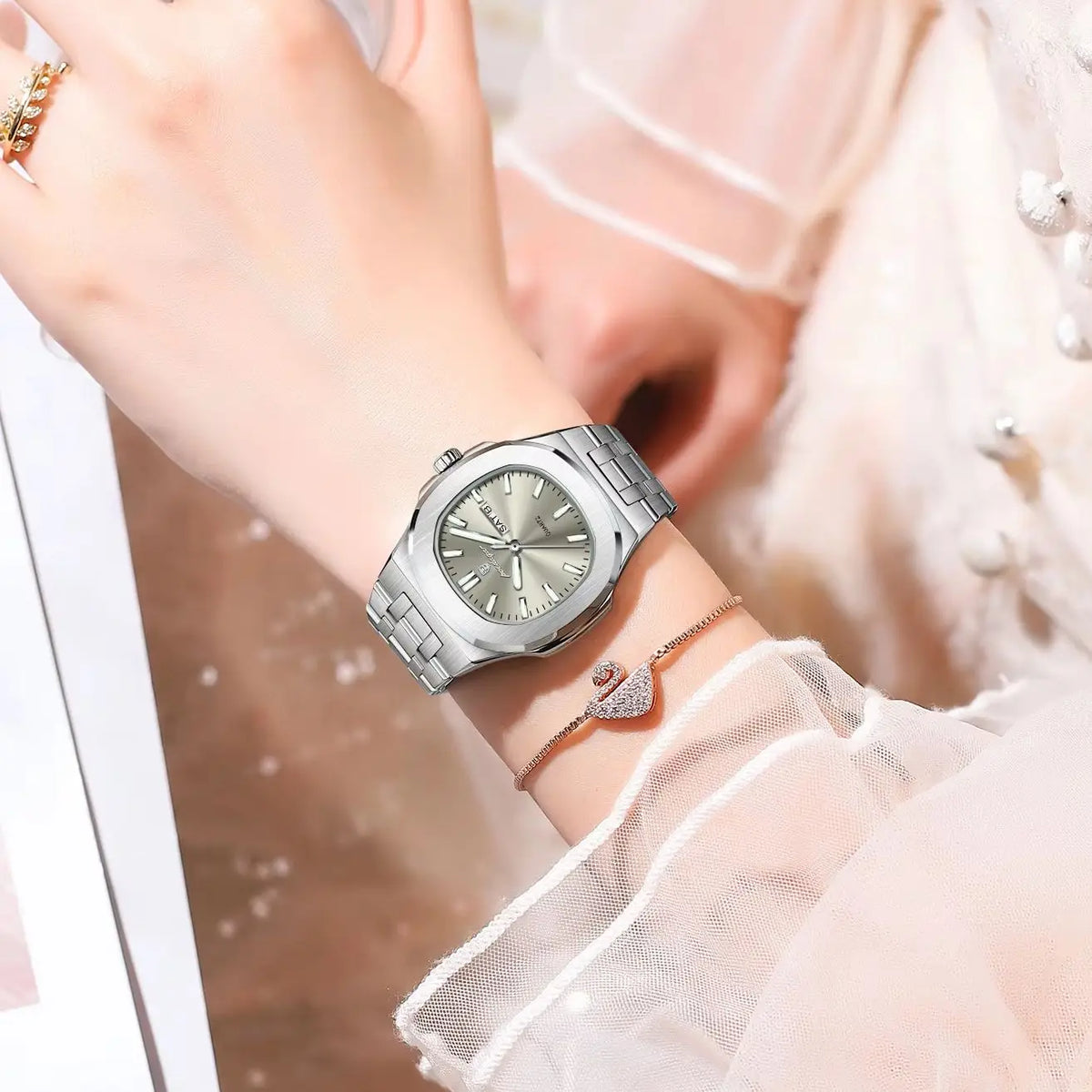 POEDAGAR Fashion Woman Wristwatch Luminous Waterproof Date Week Quartz Ladies Clock Stainless Steel Elegant Women's Watches Gift