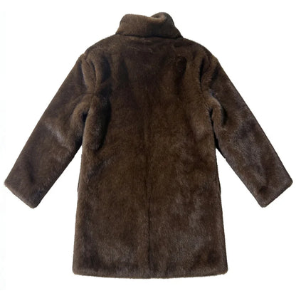 Wear a belt, thickened warm Mao Mao jacket, and extended coat.