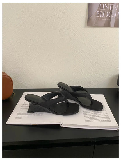 Women's Toe-Post Heeled Sandals in Style Options