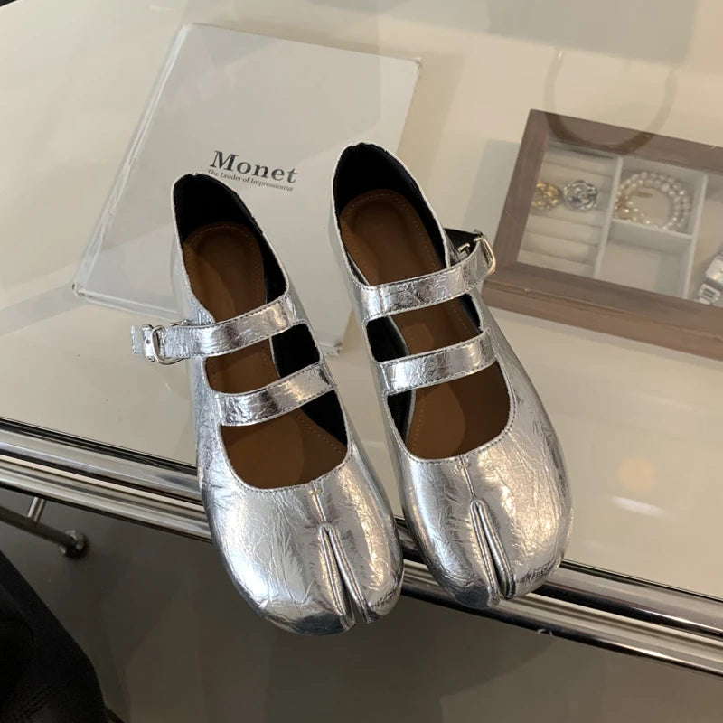 SUOJIALUN Autumn Women Flat Shoes Fashion Split Toe Flat Heel Laofer Shoes Shallow Soft Leather Casual Outdoor Mary Jane Shoes