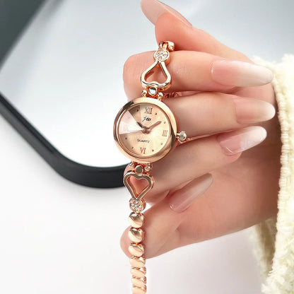 UTHAI CQ398 Fashionable Women Watch Exquisite Heart Bracelet Waterproof Quartz Watch Light Luxury Clock Gift, Watches for Woman