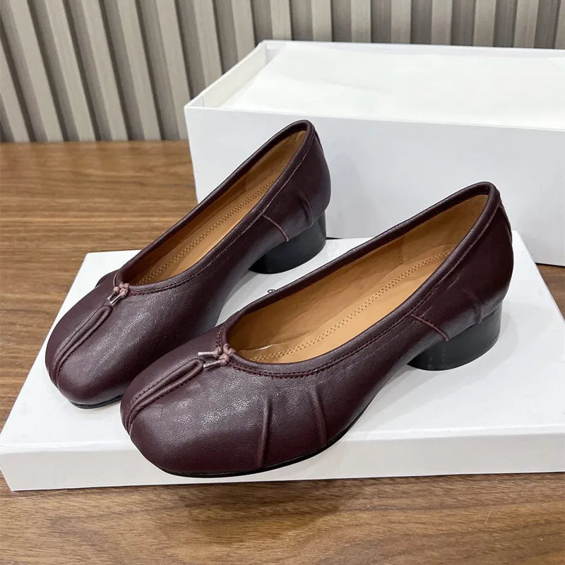New Summer Microfiber Leather Split Toe Women Pumps Fashion Pleated Designer Low Heeled Tabi Soft Soles Loafers Casual Shoes