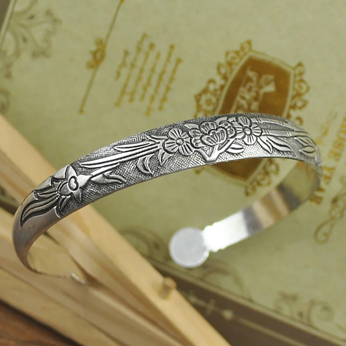 New Retro Cuff Bracelets Tibetan Silver Metal Carving Fish Elephant Flower Bangles Vintage Gypsy Jewelry Female Gifts