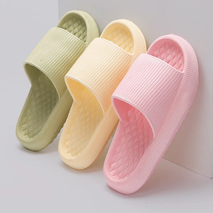 Summer Platform Slippers for Women Lightweight Non-slip Cloud Bathroom Slides Woman Comfortable Soft Sole Beach Slippers 2024