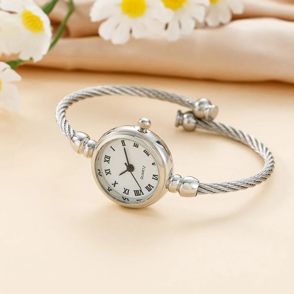 Casual Luxury Bangle Bracelet Retro Alloy Quartz Watch Wristwatch Chain Watches Ladies