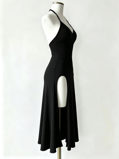 Atmospheric and Stylish Little Black Dress with Thin Halter Neck, Deep V-Neck, Waist-Cinching Design, High Slits on Both Sides, and a Flowing, Slimming Long Gown