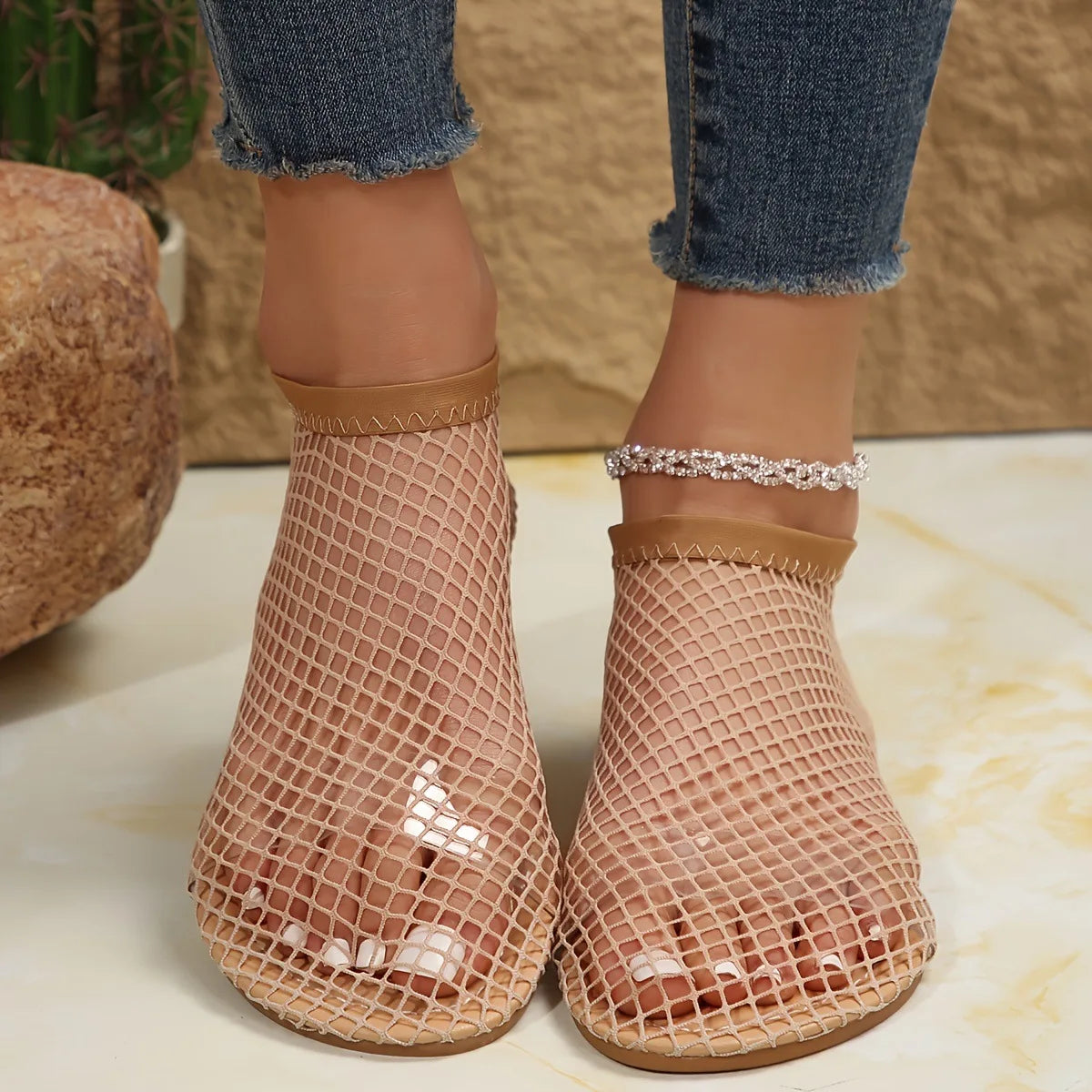 Women Summer Mesh Hollow Sandals Women Flats Shallow New Beach Shoes Comfort Retro Female Flat Shoes 35-43