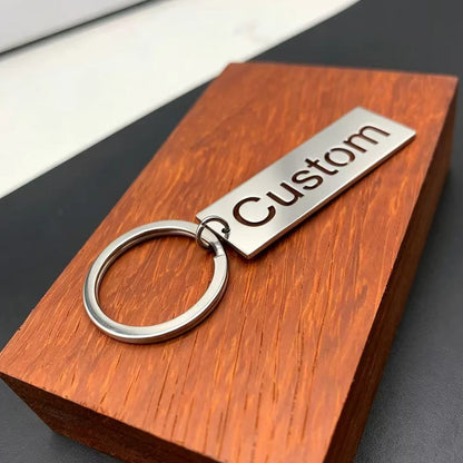 Minimalist style personalized customized name keychain, stainless steel hollow letter keychain, men's and women's gifts