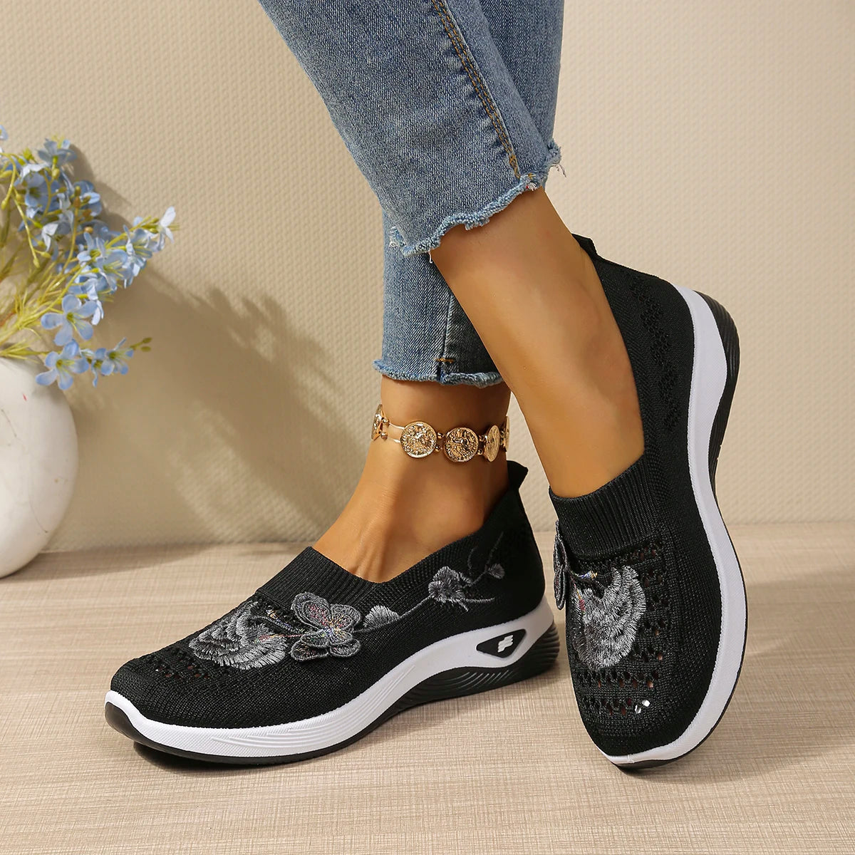 Comfort Women Closed Toe Mules Sandals Floral Embroidery Hollow Mesh Slip On Wedge Platform Lightweight Daily Walkin Lady Shoes