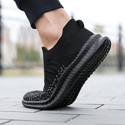 2026 Breathable Men Casual Shoes Lightweight Outdoor Male Walking Shoes Anti-slip Men's Sneakers Slip on Flats Vulcanized Shoes